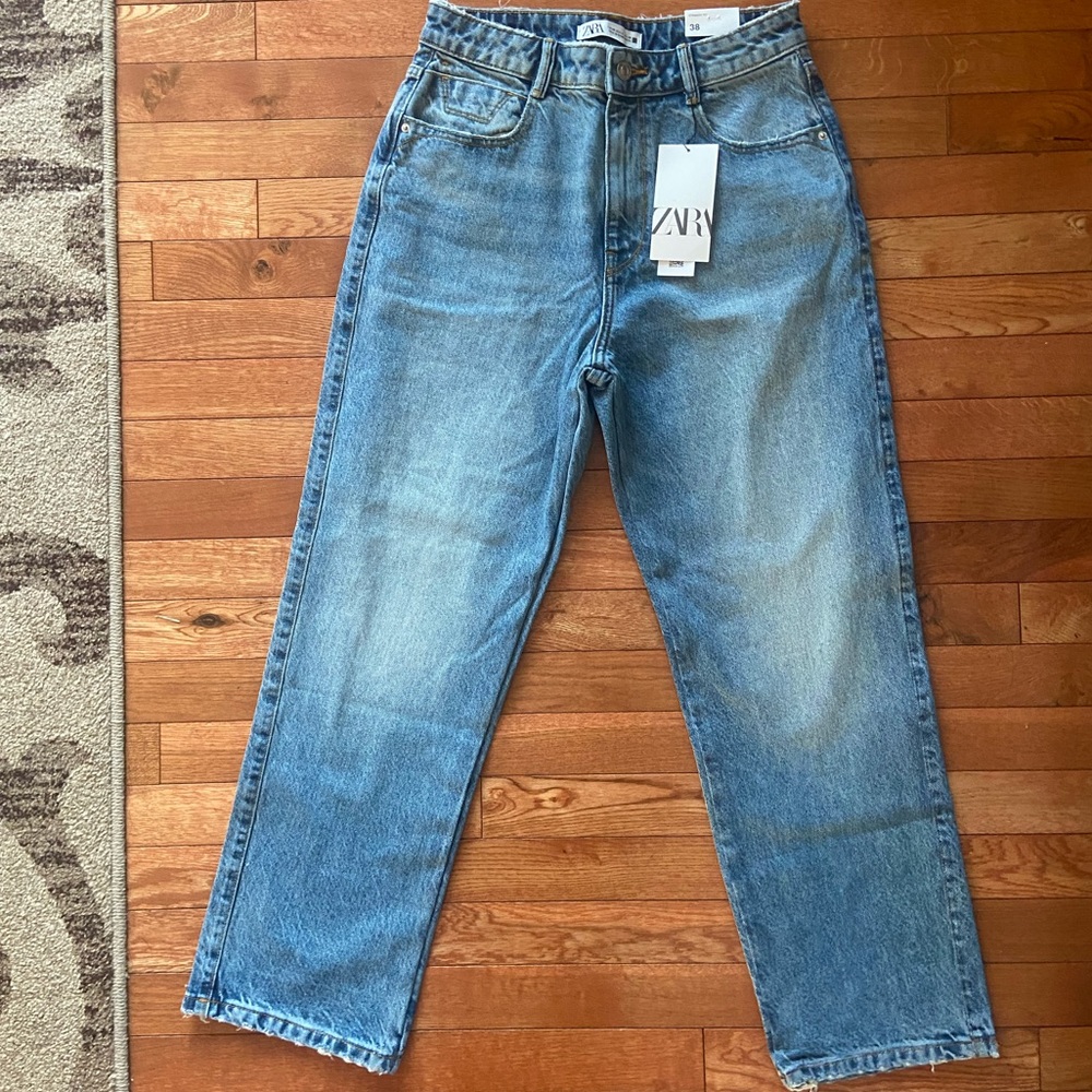Zara Women’s High Rise Straight Leg Jeans - NWT - Size 38 / 6